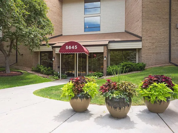 5645 Green Circle Dr APT 102, Minnetonka, MN 55343
