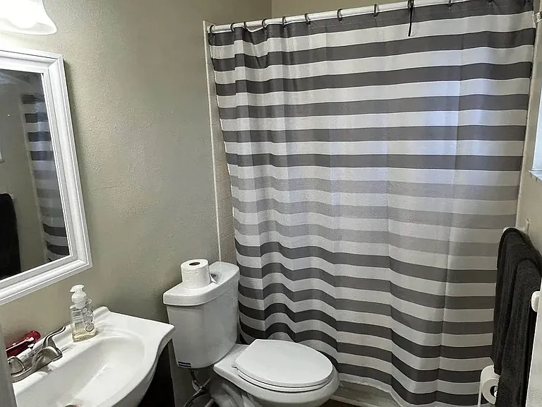 9659 Bayside Ct — Photo 15