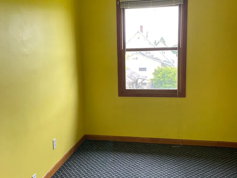 109 New Elm St — Photo 4