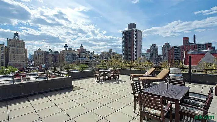 Rented by Akam Sales and Brokerage | media 7