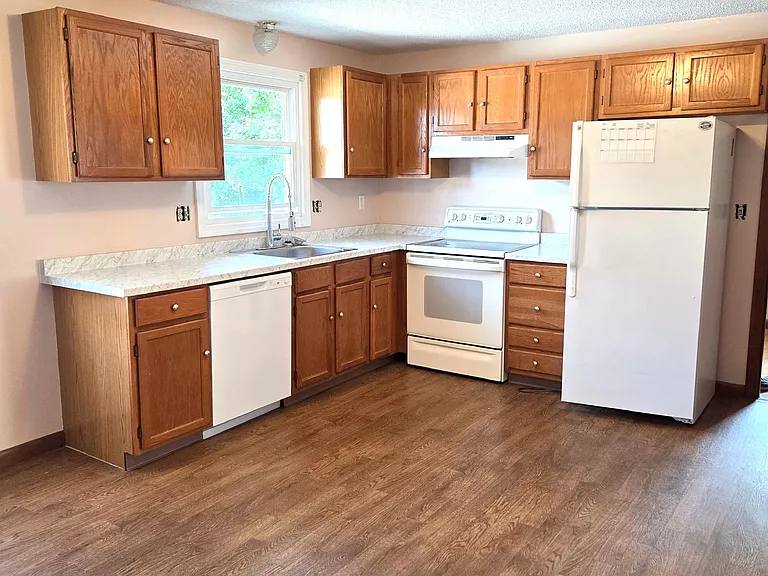 34 Pulaski St — Photo 1