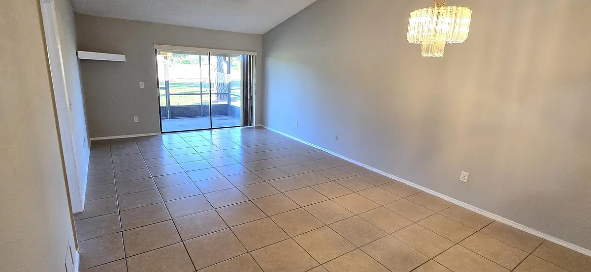 Unit Photo - 136 Pine Island Cir
