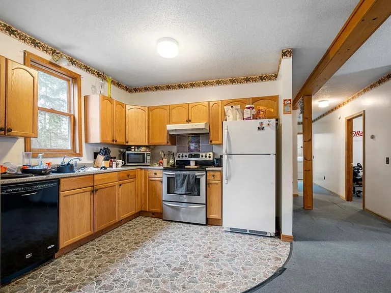 92 Colby St #B — Photo 7