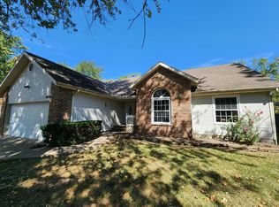 1409 W Lindberg St, Springfield, MO 65807