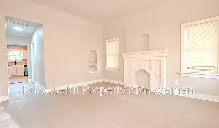2201 Glen Ellyn St — Photo 5
