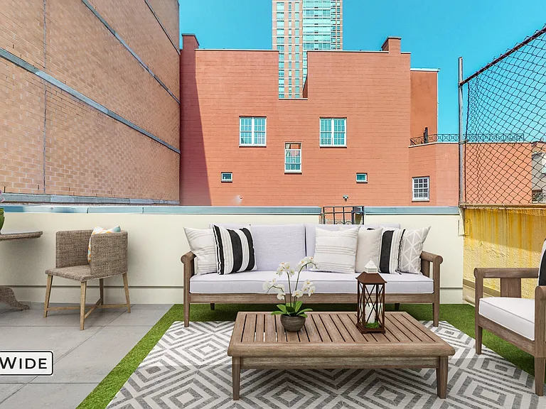 1867 2nd Ave #5D — Photo 1