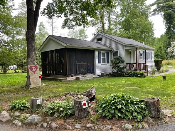 2 Island Vw, Lakeville, MA 02347