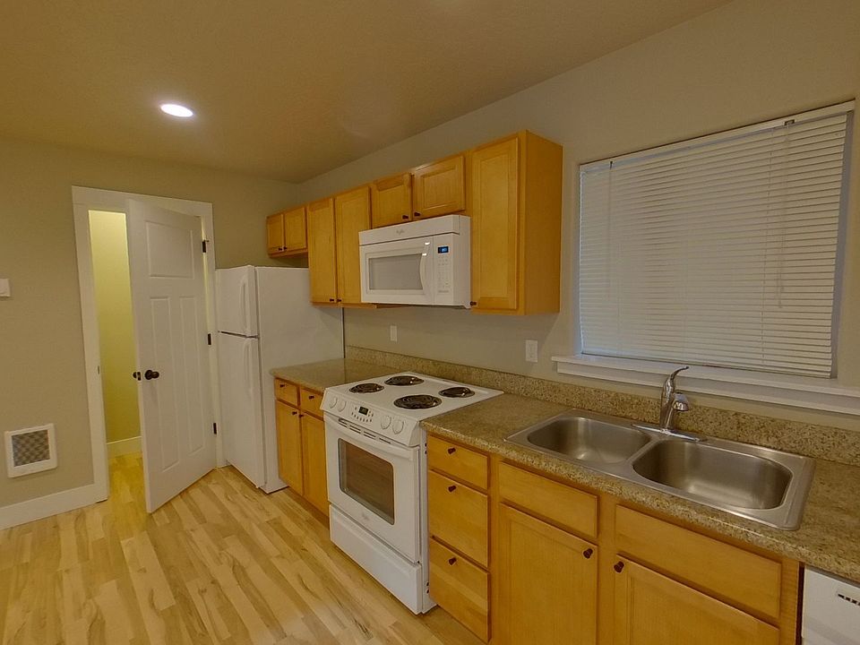 1st image of 1881 Kincaid St #7