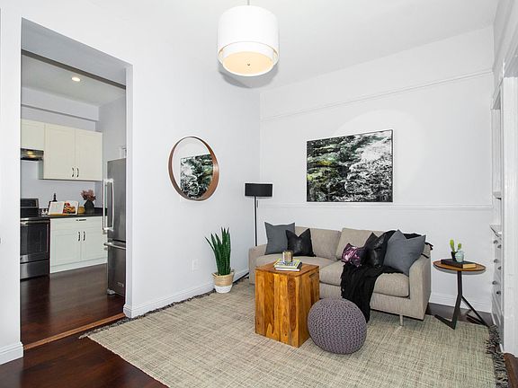 3rd image of 800 Lyon St #802