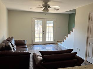 424 15th St APT 110, Galveston, TX 77550