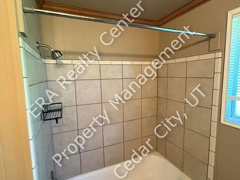 282 S Dewey Ave #A — Photo 14