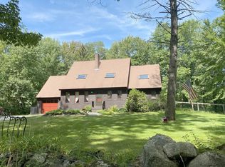 366 Oak Hill Rd, Francestown, NH 03043