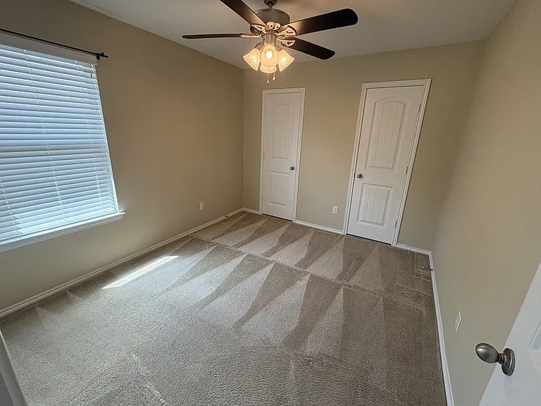 400 Gina Dr — Photo 11
