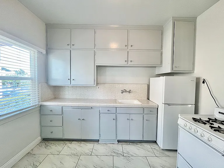 2311 4th Ave — Photo 3