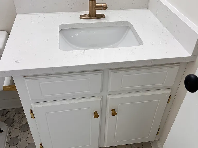 1135 W Thomas St — Photo 12