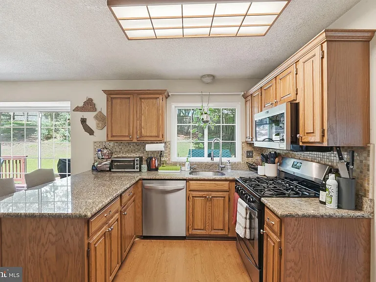 4020 Blue Slate Dr — Photo 9