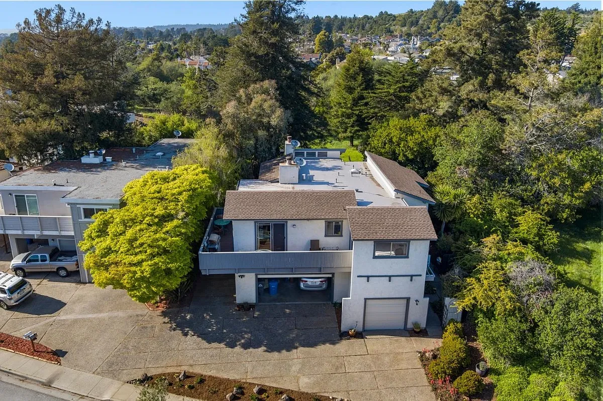 Duplex, Front Unit - 1795 Seascape Blvd
