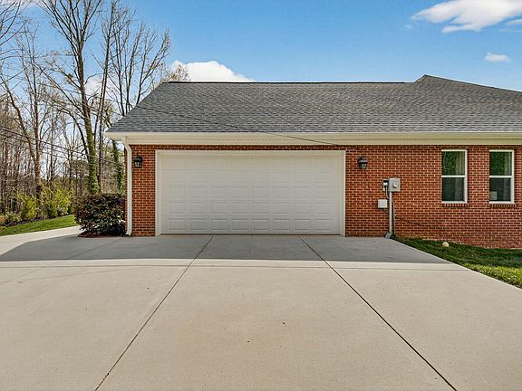 4th image of 602 Rand Mill Rd