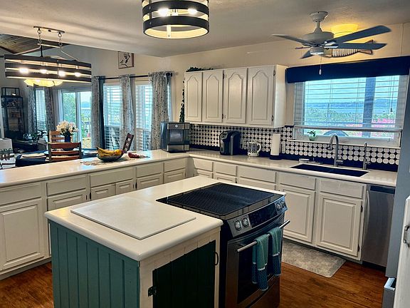 4th image of 1135 LAKEBREEZE DR
