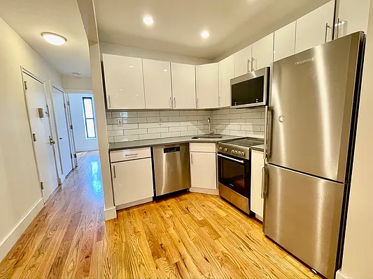 Rented by Bond New York | media 4