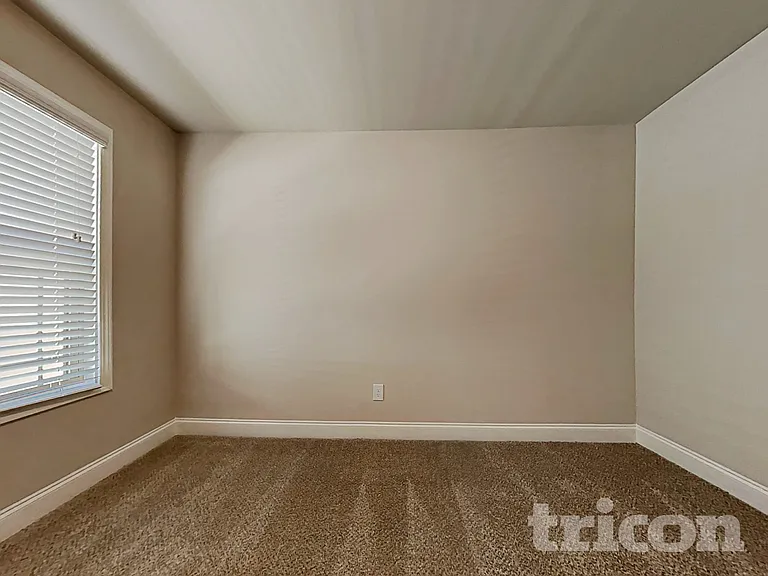 817 Crescent Way — Photo 30