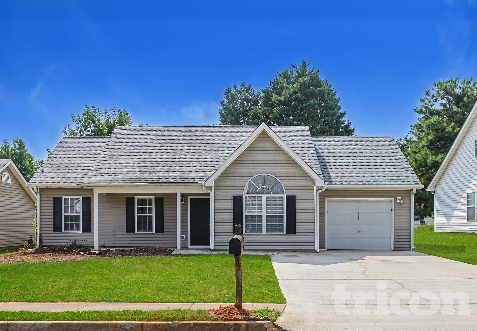 1303 N Hampton Drive Hampton GA — Photo 1