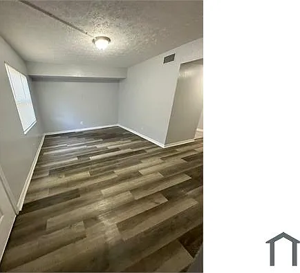 1430 W 18th St — Photo 5