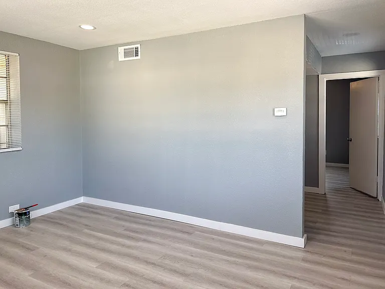 709 W Richmond Ave #1 — Photo 6