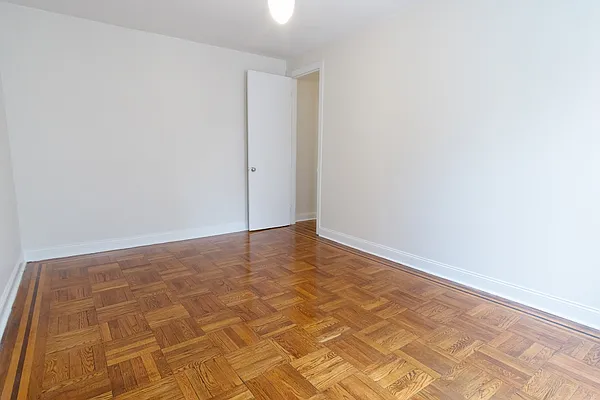 Rented by Julianna Realty Corp | media 11