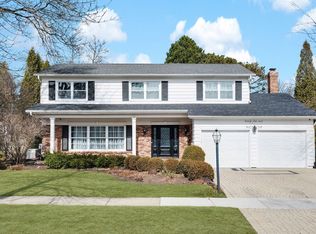 24 W Berkley Dr, Arlington Heights, IL 60004