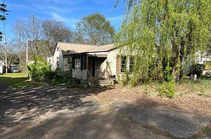 1st image of 413 7th St S