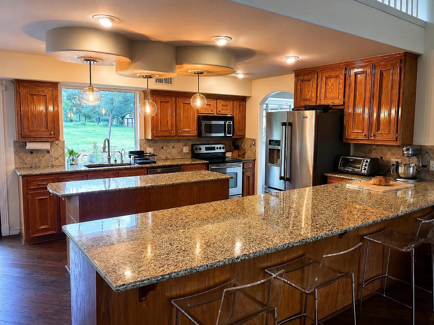 5 bed, 3.5 bath, 3174 sqft, $4,500 — Photo 4