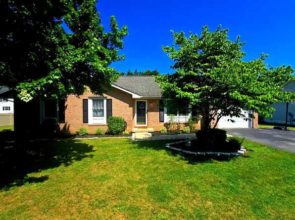 139 Dartmouth Ln, Falling Waters, WV 25419