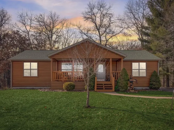309 Oakbrook Dr, Wisconsin Dells, WI 53965