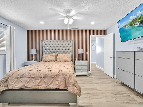 4th image of 9591 Park Row