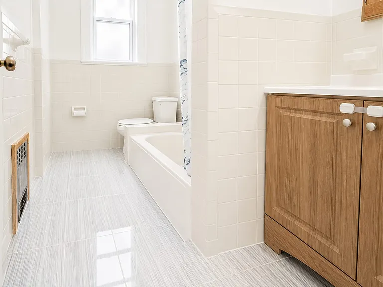 1616 64th St #2R — Photo 3