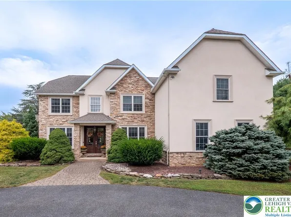 4064 Autumn Ridge Rd, Bethlehem, PA 18017