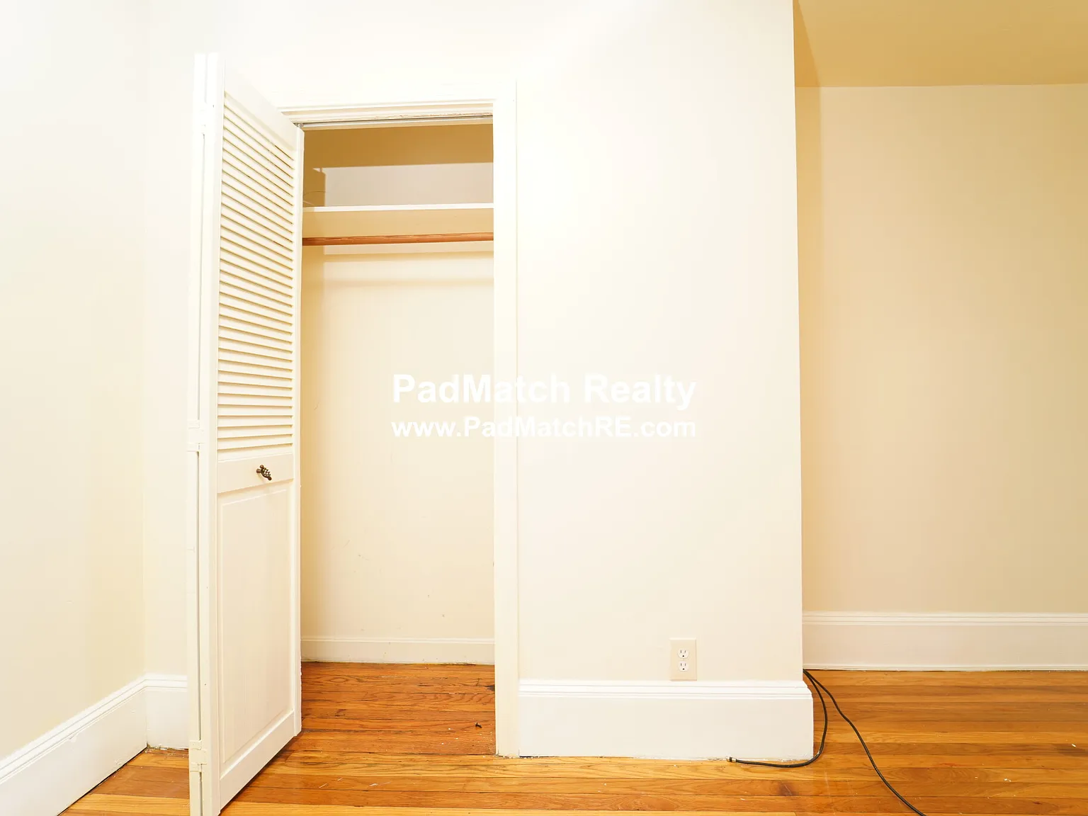 3 bed, 1.5 bath, 1200 sqft, $4,200 — Photo 3