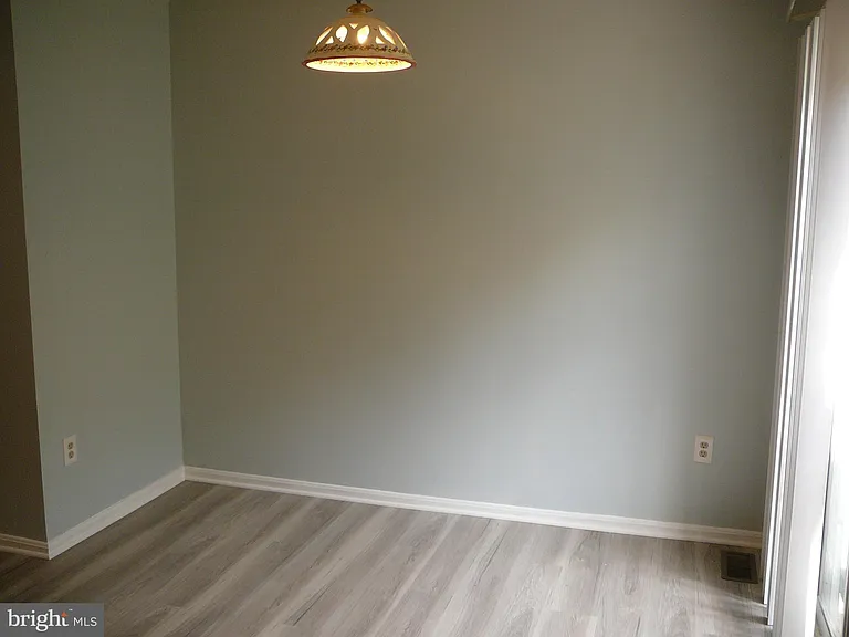 406 Park Cove Dr — Photo 6