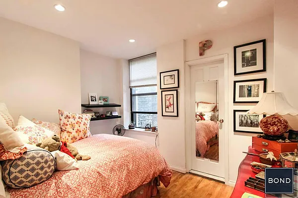 Rented by Bond New York | media 23