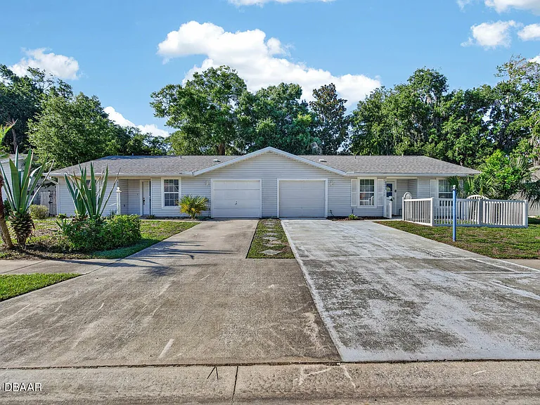 1133 Squirrel Nest Ln — Photo 6