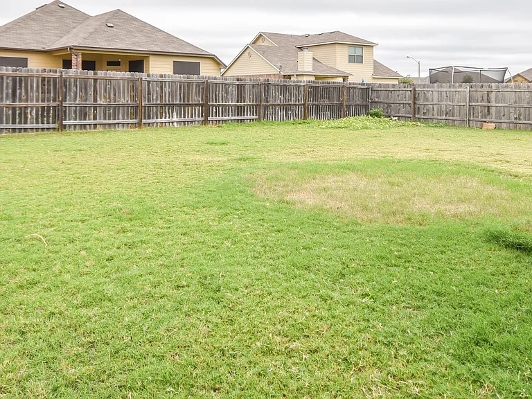 7712 Kendall Hill Dr — Photo 14