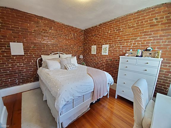 219 Harvard St 15 - 3