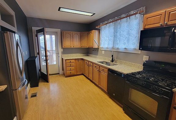 5th image of 2436 Boulevard Napoleon
