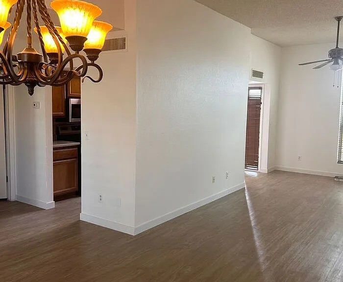 1136 E Villa Rita Dr — Photo 4