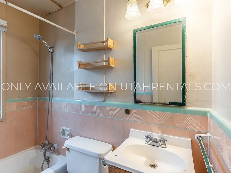 Daley Apartments — Photo 17