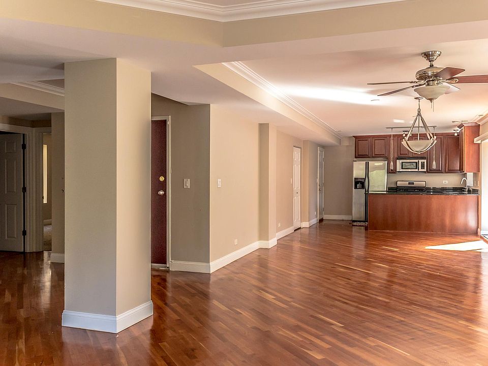 1st image of 4637 S Drexel Blvd Unit 2E