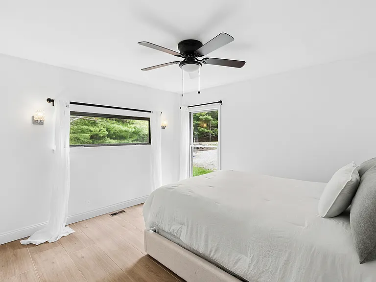 3 N Woods Ln — Photo 8
