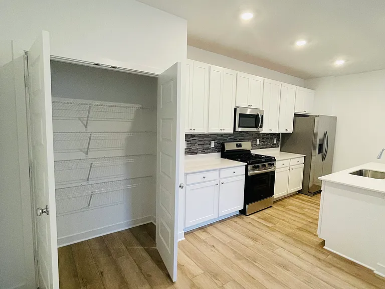 17295 Gibson Dr — Photo 11