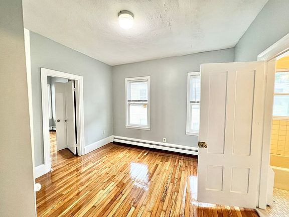 4th image of 113 Ferry St APT 2
